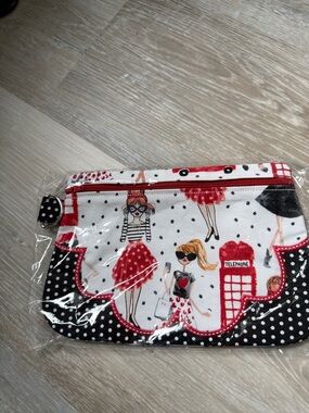 Women's Printed Clutch Wristlet in White, Red & Black